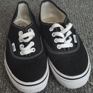 Black Vans Size 7 (WOMENS)